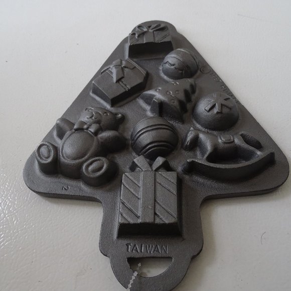 HiMark 1987 Cast Iron Christmas Tree Ornaments - Picture 1 of 2